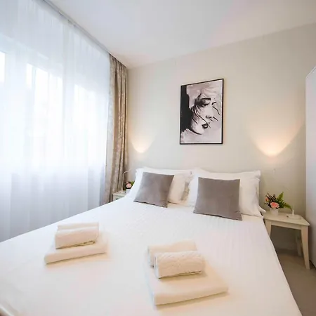 Gasthuis A-more 3*
