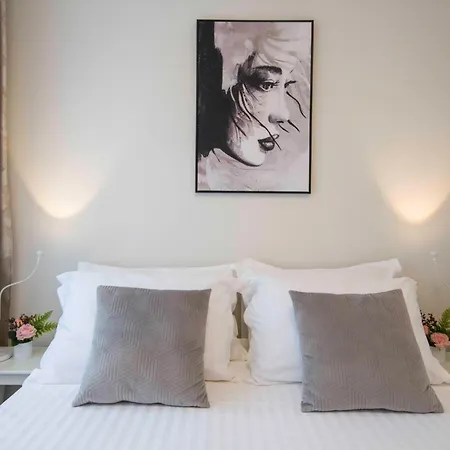 Pensión A-more Split