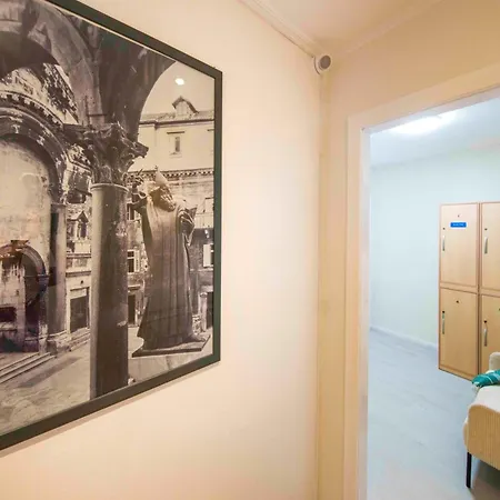 Pensión A-more Split