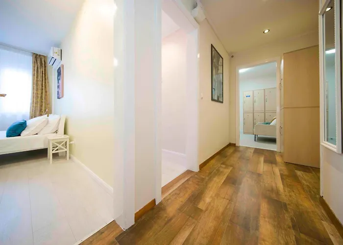 ゲストハウス A-more 3*